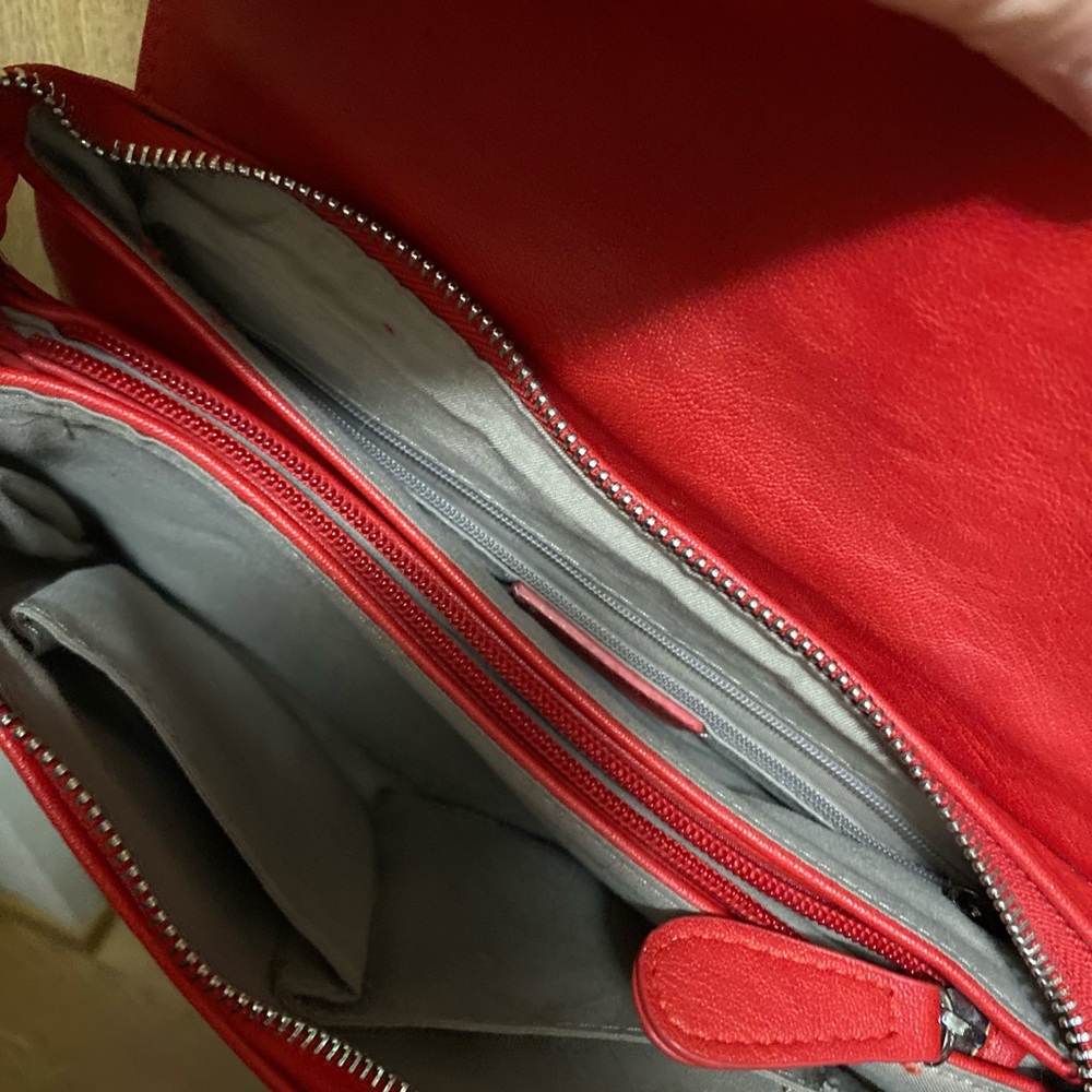 Red purse, lightly used - Picture 3 of 3